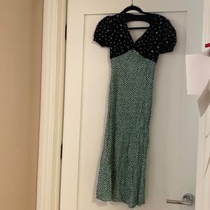 Renamed fun midi dress - size Small